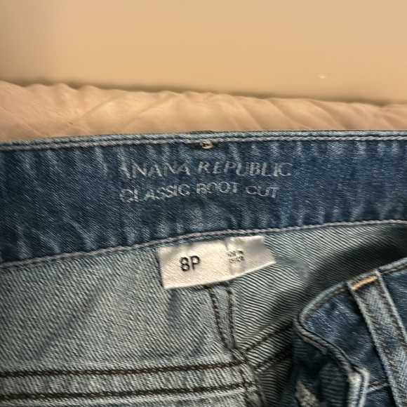 Classic boot cut Banana Republic jeans. Slightly distressed. - Picture 5 of 5